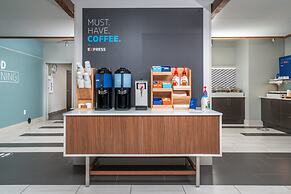 Holiday Inn Express & Suites Brandon by IHG