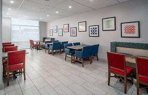 Holiday Inn Express & Suites Brandon by IHG