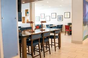 Holiday Inn Express & Suites Brandon by IHG