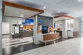 Holiday Inn Express & Suites Brandon by IHG