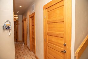 13 In The Pines 3 Bedroom Townhouse by RedAwning