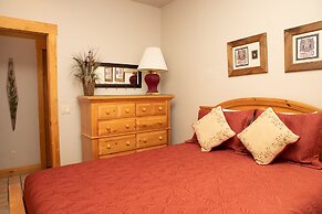 13 In The Pines 3 Bedroom Townhouse by RedAwning