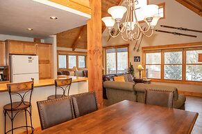 13 In The Pines 3 Bedroom Townhouse by RedAwning