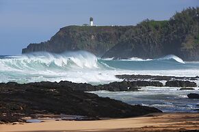 Hale Nanea 1 Bedroom Home by RedAwning