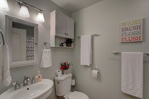 Ferns & Frogs Forest Hale 3 Bedroom Home by RedAwning