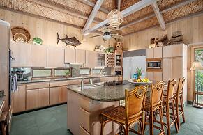 Niulani Lanikai - Kauai Beach House 4 Bedroom Home by RedAwning