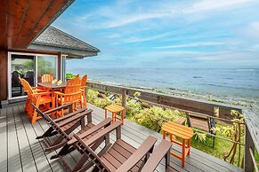 Niulani Lanikai - Kauai Beach House 4 Bedroom Home by RedAwning