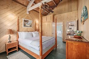 Niulani Lanikai - Kauai Beach House 4 Bedroom Home by RedAwning