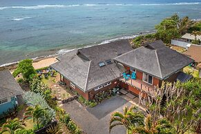 Niulani Lanikai - Kauai Beach House 4 Bedroom Home by RedAwning