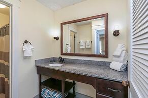 Beautifully Upgraded, Full Kitchen, Comfy King Bed, Ac 1 Bedroom Condo