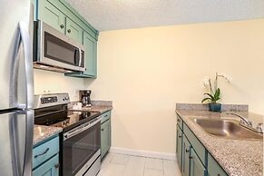 Beautifully Upgraded, Full Kitchen, Comfy King Bed, Ac 1 Bedroom Condo