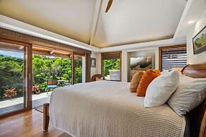 Kapiolani - As Seen On Hgtv 3 Bedroom Home by RedAwning