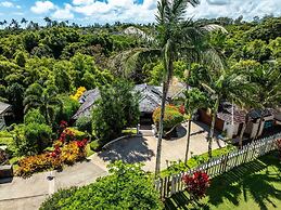 Kapiolani - As Seen On Hgtv 3 Bedroom Home by RedAwning