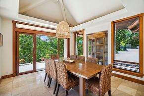 Kapiolani - As Seen On Hgtv 3 Bedroom Home by RedAwning
