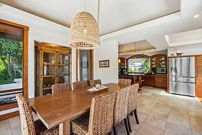 Kapiolani - As Seen On Hgtv 3 Bedroom Home by RedAwning