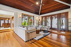 Kapiolani - As Seen On Hgtv 3 Bedroom Home by RedAwning