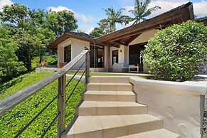 Kapiolani - As Seen On Hgtv 3 Bedroom Home by RedAwning