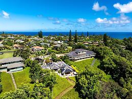 Kapiolani - As Seen On Hgtv 3 Bedroom Home by RedAwning