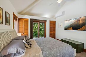 Kapiolani - As Seen On Hgtv 3 Bedroom Home by RedAwning