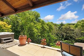 Kapiolani - As Seen On Hgtv 3 Bedroom Home by RedAwning