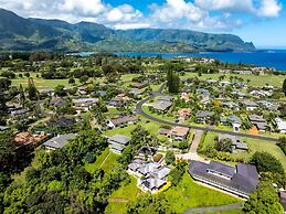 Kapiolani - As Seen On Hgtv 3 Bedroom Home by RedAwning