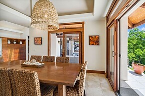 Kapiolani - As Seen On Hgtv 3 Bedroom Home by RedAwning