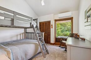 Kapiolani - As Seen On Hgtv 3 Bedroom Home by RedAwning