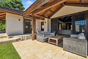 Kapiolani - As Seen On Hgtv 3 Bedroom Home by RedAwning