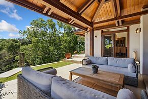 Kapiolani - As Seen On Hgtv 3 Bedroom Home by RedAwning