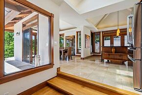 Kapiolani - As Seen On Hgtv 3 Bedroom Home by RedAwning