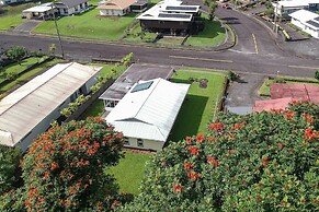 Hilo Hale Kaumana 3 Bedroom Home by RedAwning