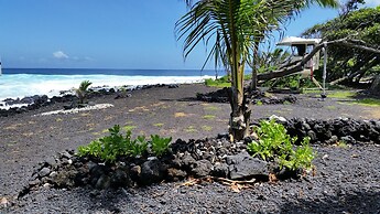 Hale Ola Aina 2 Bedroom Home by RedAwning