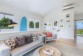 Hanalei Beachfront 2 Bedroom Home by RedAwning