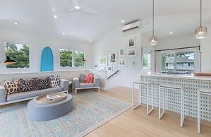 Hanalei Beachfront 2 Bedroom Home by RedAwning