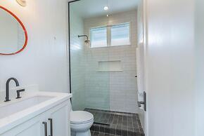 Hanalei Beachfront 2 Bedroom Home by RedAwning