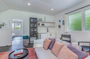 Hanalei Beachfront 2 Bedroom Home by RedAwning