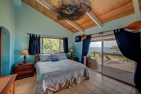 Hale Hamakua 3 Bedroom Home by RedAwning