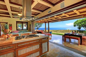Aloha Spirit Maui 2 Bedroom Home by RedAwning