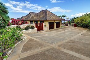 Aloha Spirit Maui 2 Bedroom Home by RedAwning