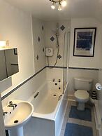 Cottage Sleeps3-fireplace-balcony-garden-mountain