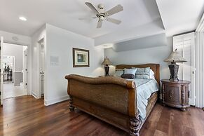 Huaka Mahina 4 Bedroom Home by RedAwning