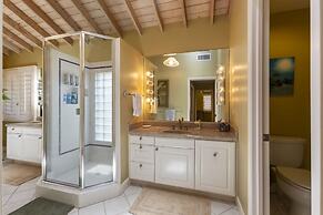 Huaka Mahina 4 Bedroom Home by RedAwning