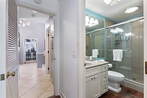 Huaka Mahina 4 Bedroom Home by RedAwning
