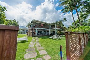 Hanalei Beachfront 3 Bedroom Home by RedAwning