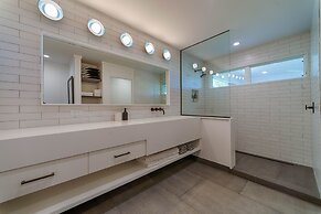 Hanalei Beachfront 3 Bedroom Home by RedAwning