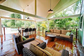 Hale Hoku 5 Bedroom Home by RedAwning