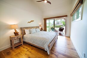 Hale Hoku 5 Bedroom Home by RedAwning