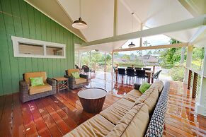 Hale Hoku 5 Bedroom Home by RedAwning