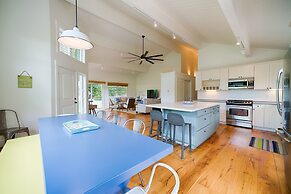 Hale Hoku 5 Bedroom Home by RedAwning