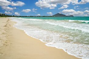 Kailua Beachside 4 Bedroom Home by RedAwning